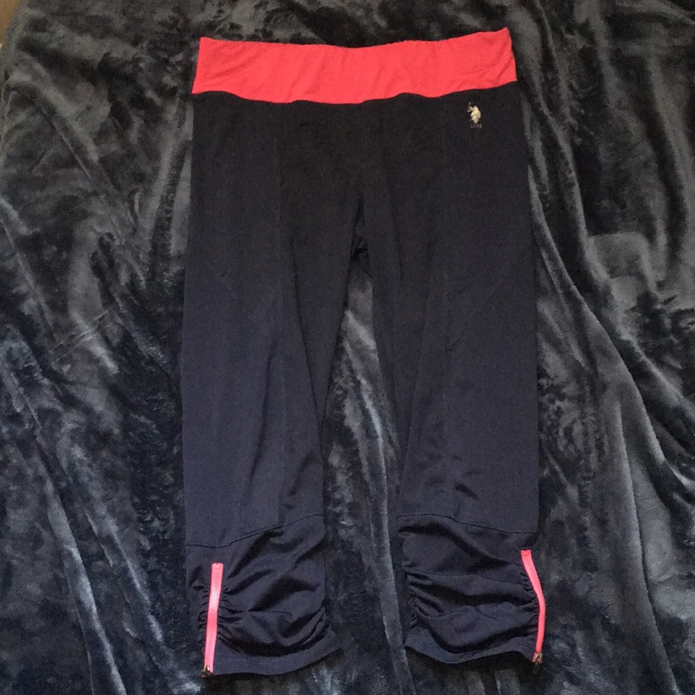Cropped leggings with zippers